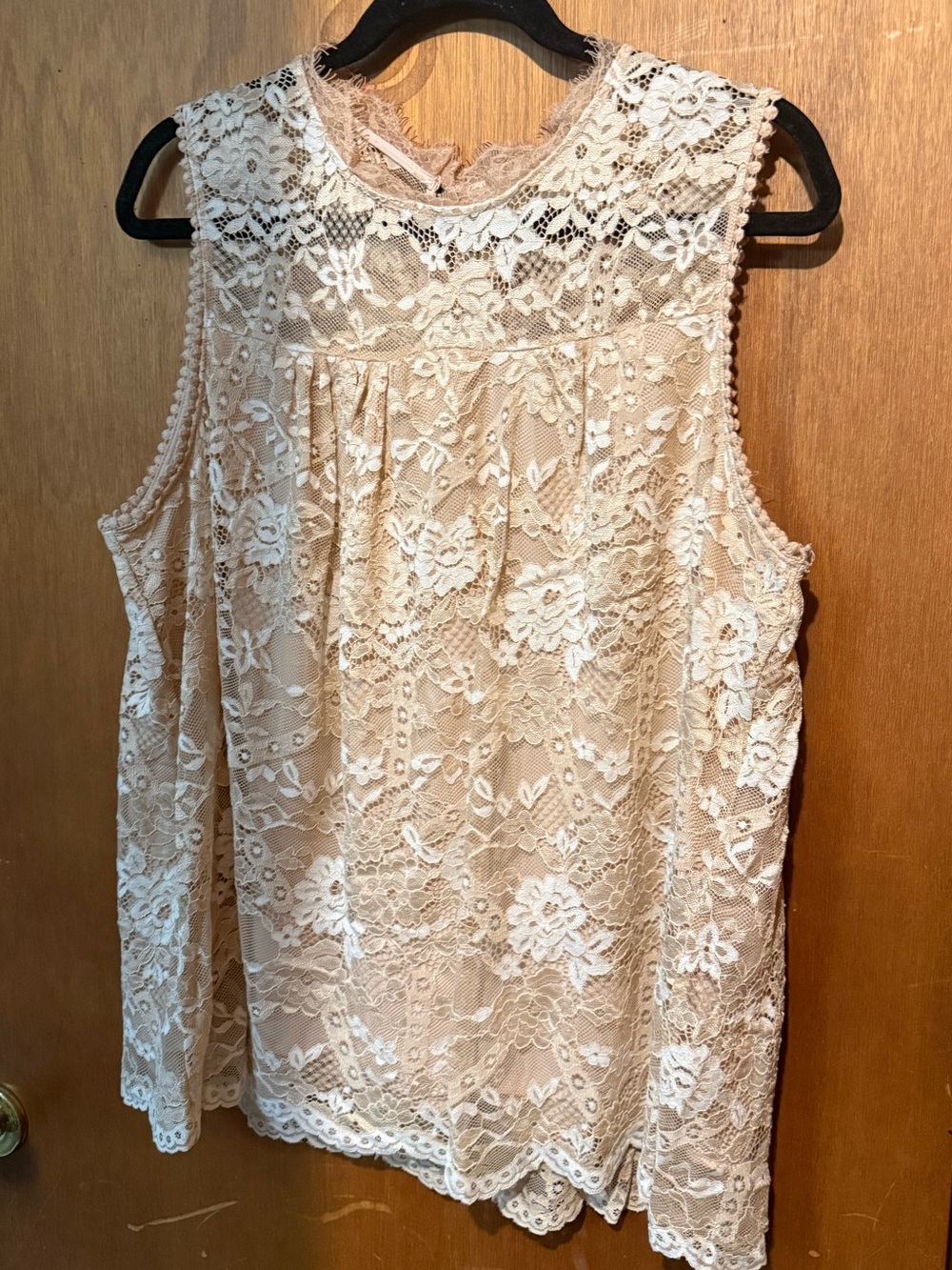 Altar'd State Cream Floral Lace Sleeveless Top